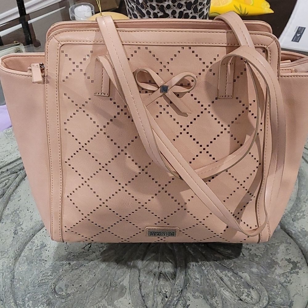 KENNETH COLE REACTION PURSE